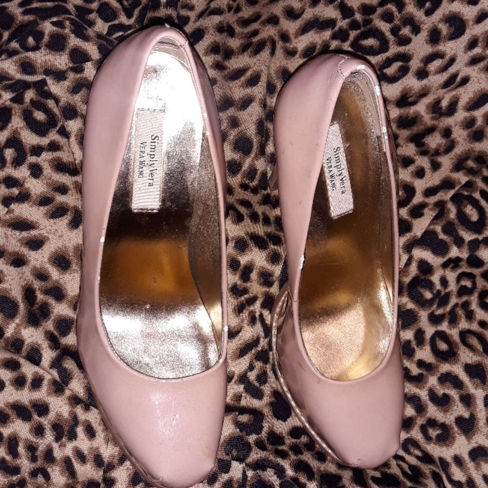 Vera Wang  Nude stiletto